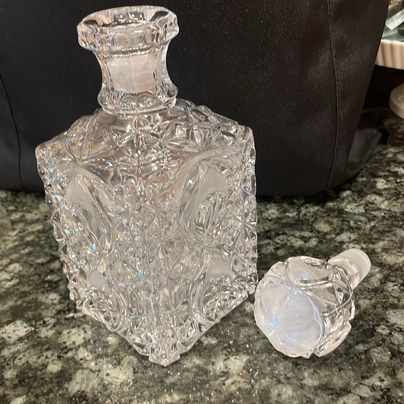 Vintage Bohemian Cut Crystal Decanter for Your Home Bar Collection - Picture 9 of 10